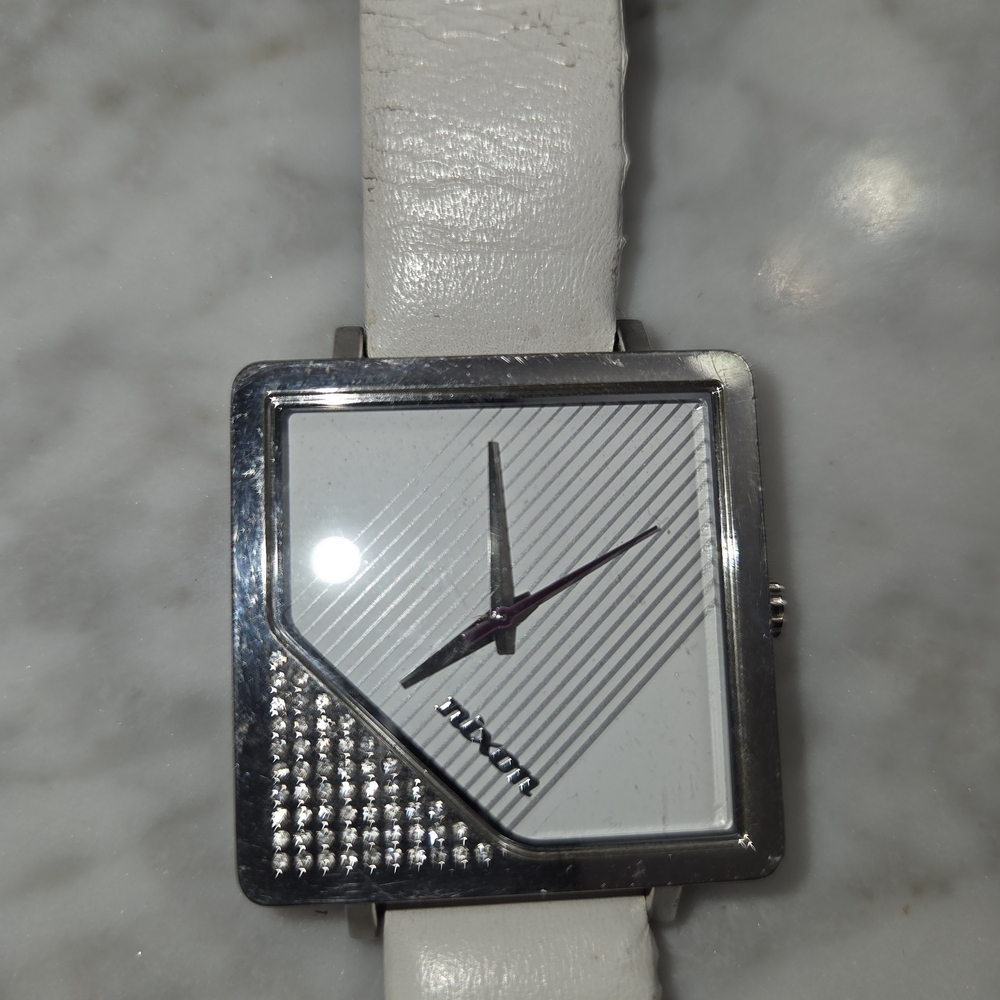 Nixon Square Face Watch - Picture 5 of 5